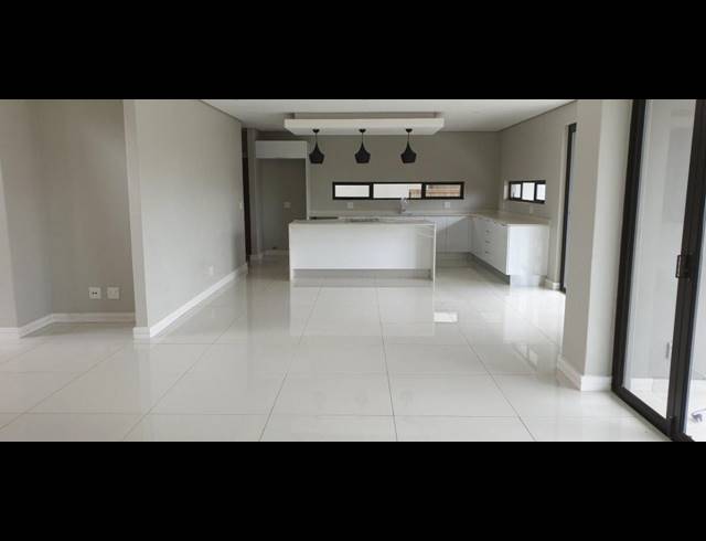 4 BEDROOM TOWNHOUSE FOR SALE IN IZINGA ESTATE